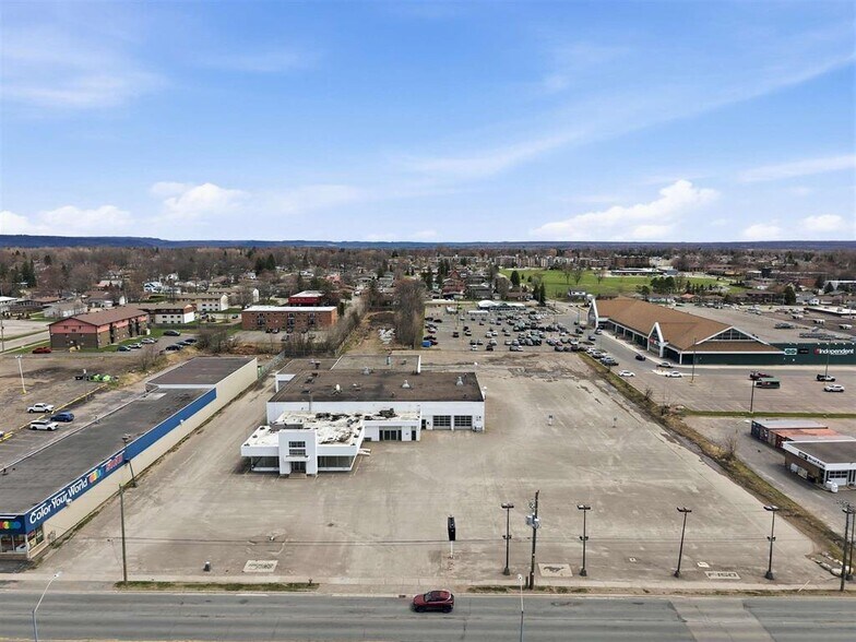 More Photos Of 68 Great Northern Rd, Sault Ste. Marie Auto Dealership For Lease