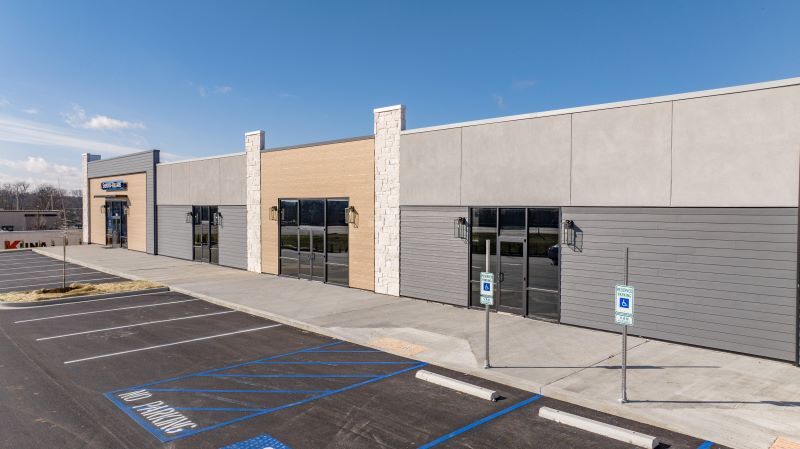 More Photos Of 4257 Harrodsburg Rd, Lexington General Retail For Lease