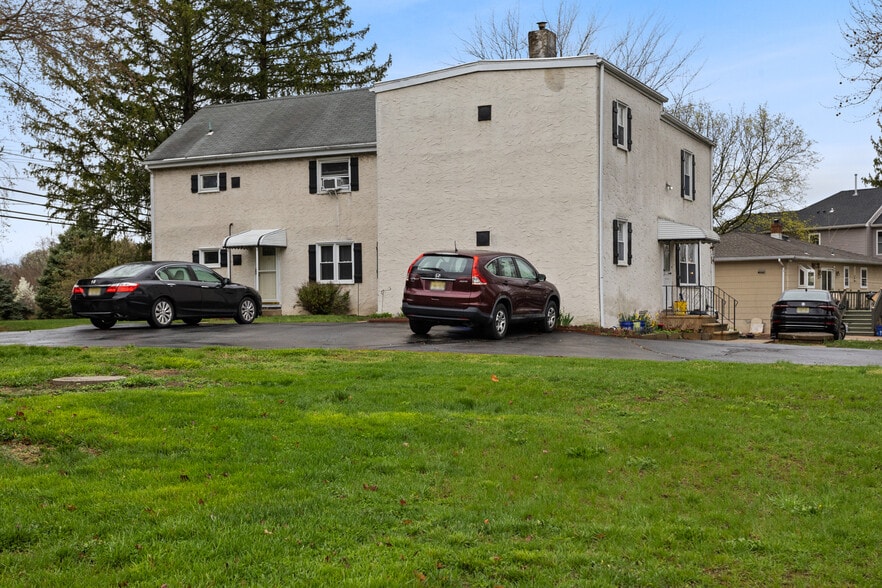 More Photos Of 51 Crosswicks Chesterfield Rd, Chesterfield Apartments For Sale