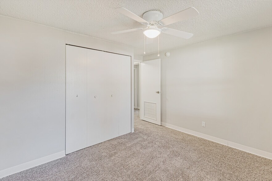 More Photos Of 965 Candlelight Blvd, Brooksville Apartments For Sale
