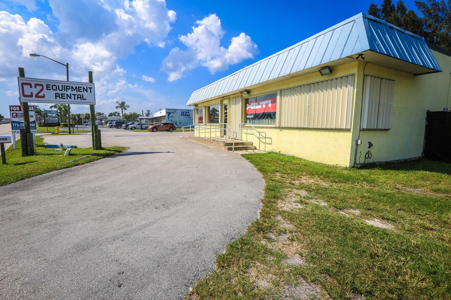 More Photos Of 3411 SE Dixie Hwy, Stuart Auto Repair For Sale
