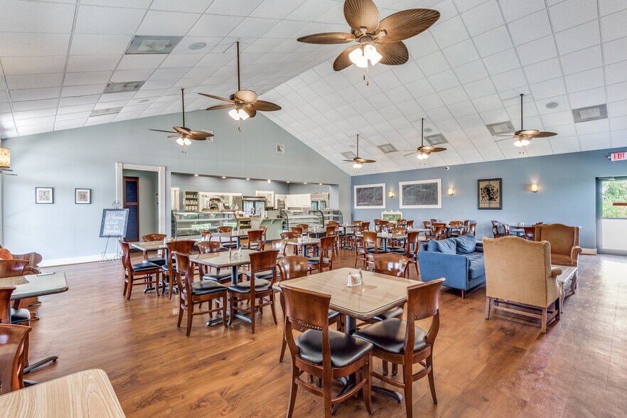 More Photos Of 17297 Stuebner Airline Rd, Spring Restaurant For Sale