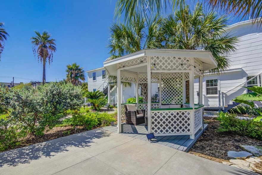 More Photos Of 1502 Market St, Galveston Hospitality For Sale