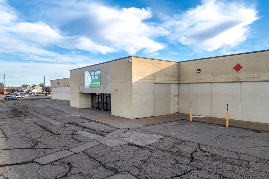 Primary Photo Of 7011 W Central Ave, Wichita Freestanding For Lease