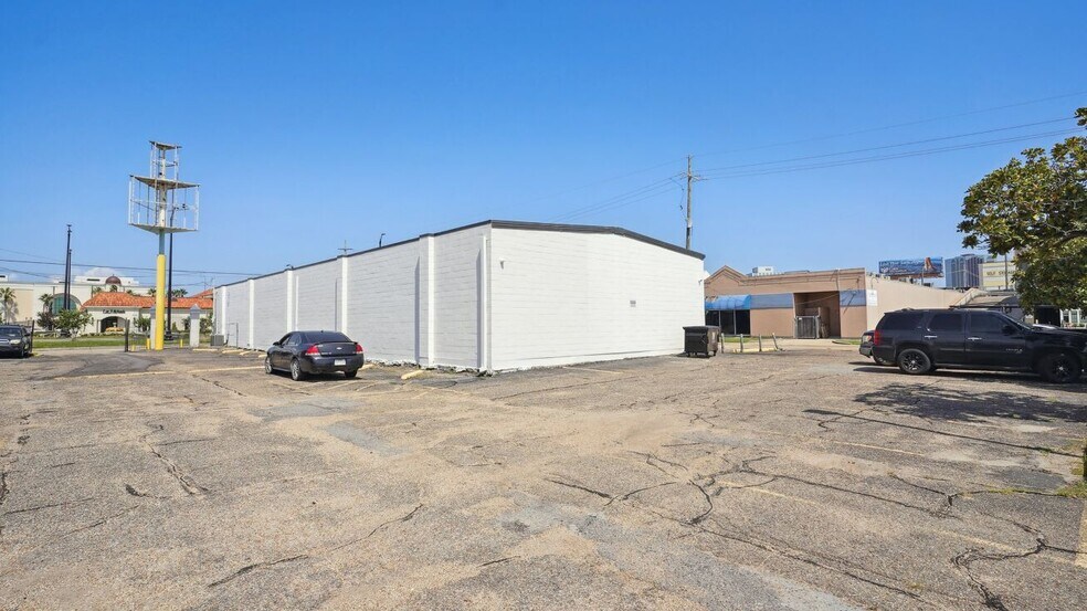 More Photos Of 3125 N Causeway Blvd, Metairie Auto Repair For Sale