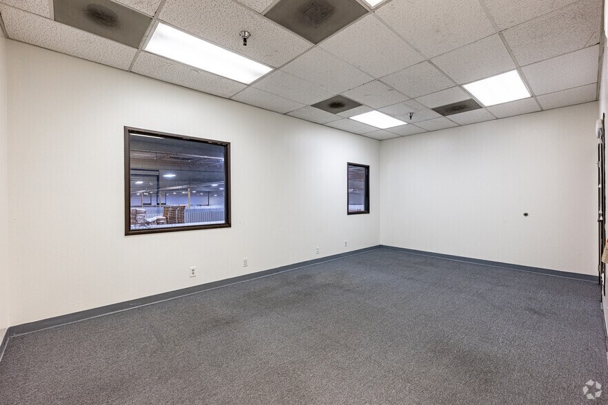 More Photos Of 347 S Stimson Ave, City Of Industry Warehouse For Lease