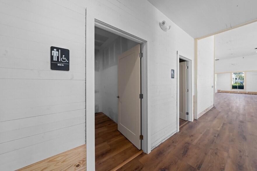 More Photos Of 520 Tarpon Bay Rd, Sanibel General Retail For Sale