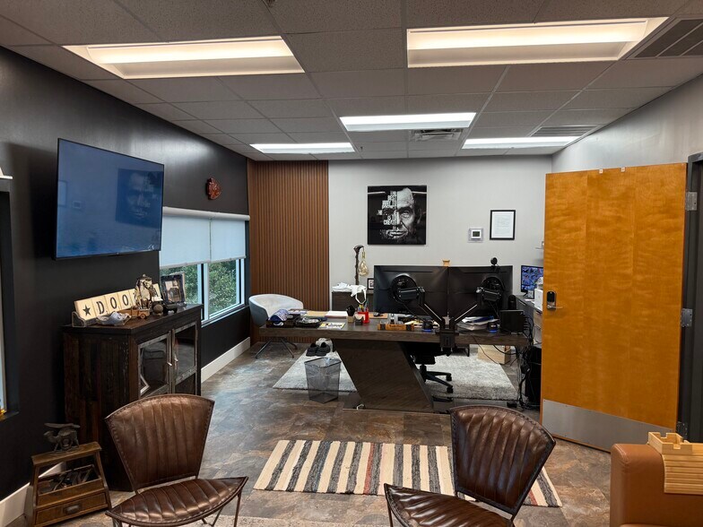 More Photos Of 6457 Hazeltine National Dr, Orlando Warehouse For Sale