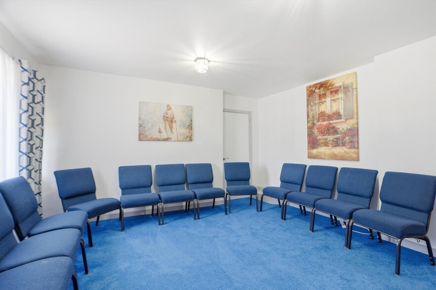 More Photos Of 8075 Lone Star Rd, Jacksonville Religious Facility For Sale
