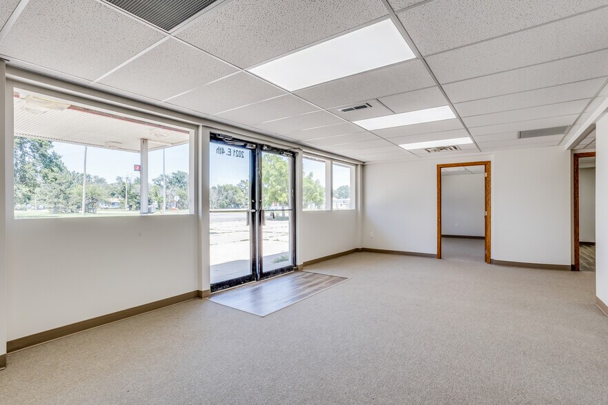 More Photos Of 2021 E 4, Hutchinson Service Station For Sale