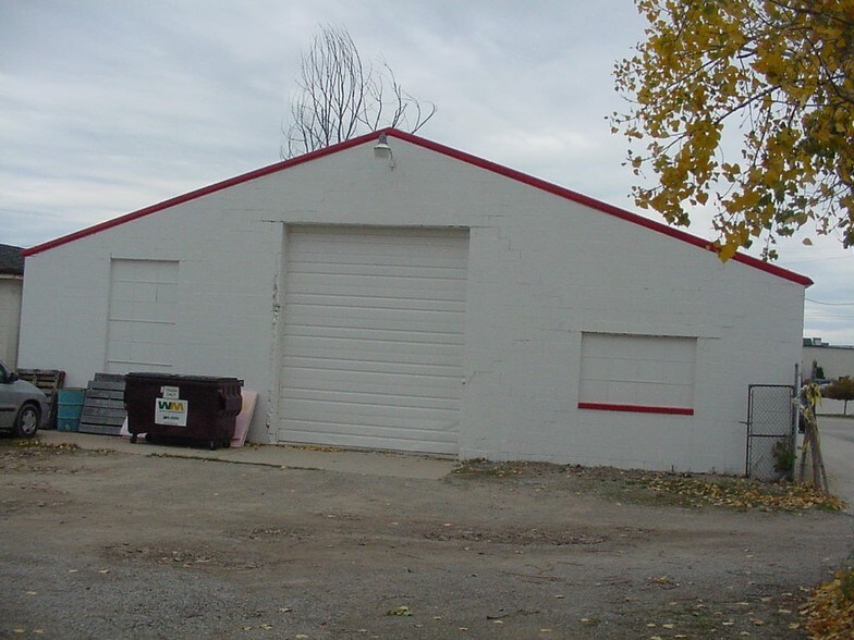 More Photos Of 741 Mike McCarthy Way, Green Bay Light Manufacturing For Sale