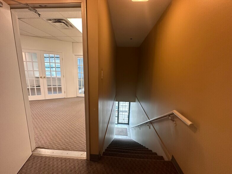 More Photos Of 1083 Kent Ave NE, Vancouver Light Manufacturing For Sale