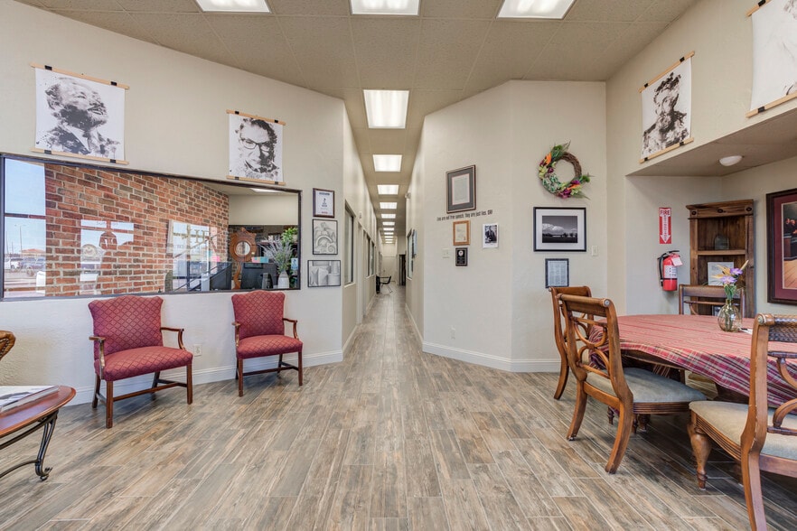 More Photos Of 1312 Texas Ave, Lubbock Office For Sale