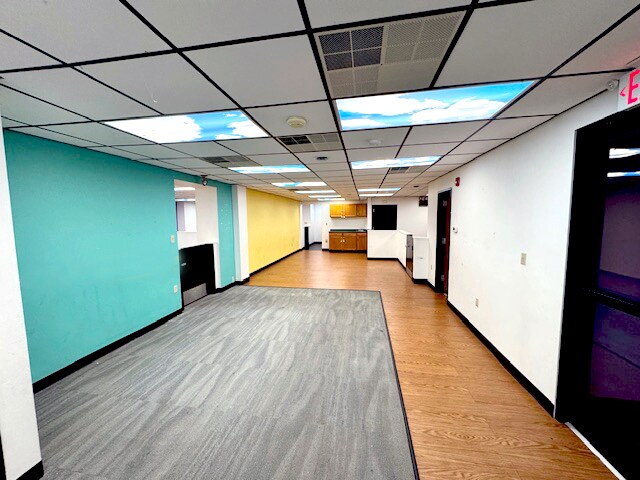 More Photos Of 1829 University Dr, Dunbar Medical For Sale