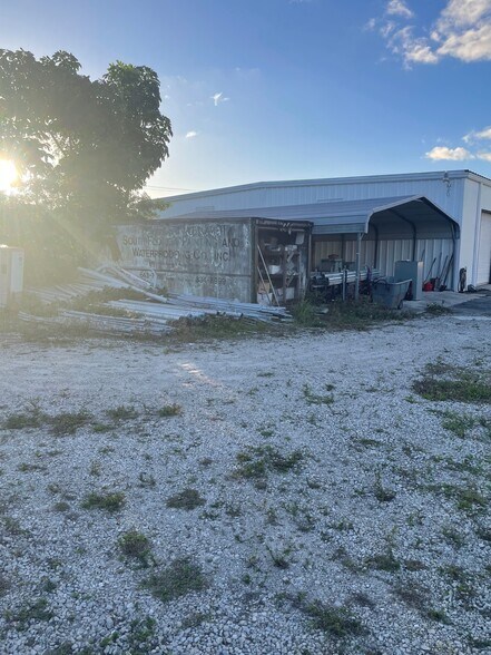 More Photos Of 3973 Arnold Ave, Naples Warehouse For Sale