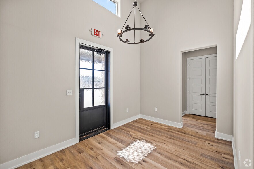 More Photos Of 3218 140th St, Lubbock Office For Sale