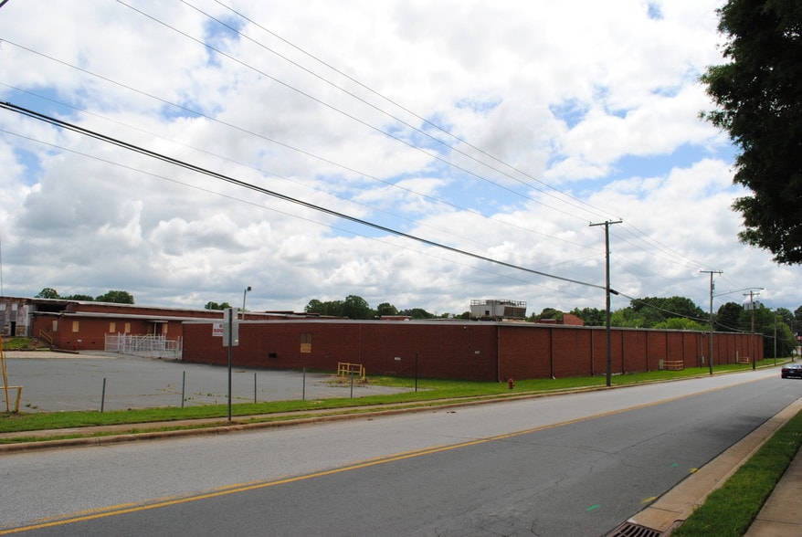 More Photos Of 501 S Main St, Landis Manufacturing For Sale