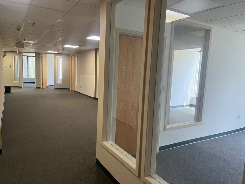 More Photos Of 800 S Main St, Mansfield Office For Lease