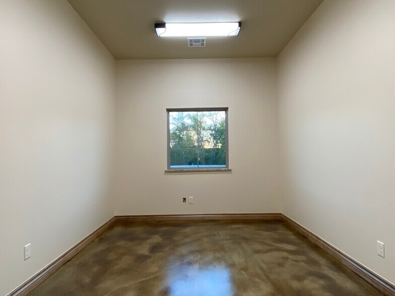 More Photos Of 5706 NW 130th St, Oklahoma City Office For Lease
