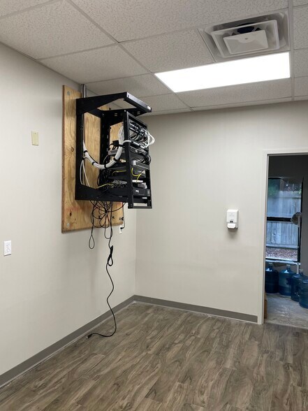 More Photos Of 1695 Bonnie Ln, Cordova Medical For Sale