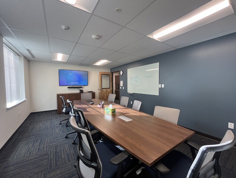 More Photos Of 7640 Westgate Dr, Windsor Office For Sale