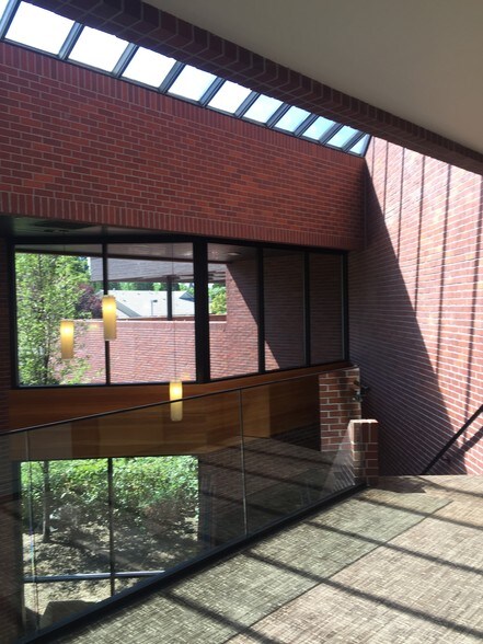 More Photos Of 6121 Lakeside Dr, Reno Office For Lease