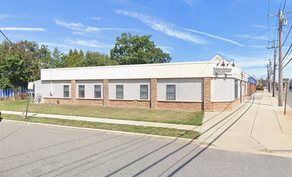 More Photos Of 675 Broadway, Massapequa Office For Lease