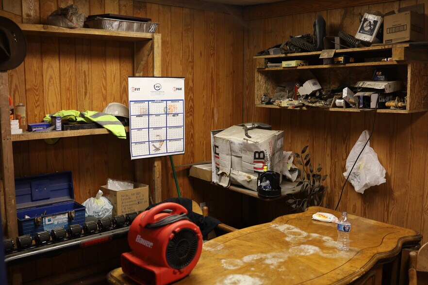 More Photos Of 2101 42nd St NW, Winter Haven Warehouse For Lease