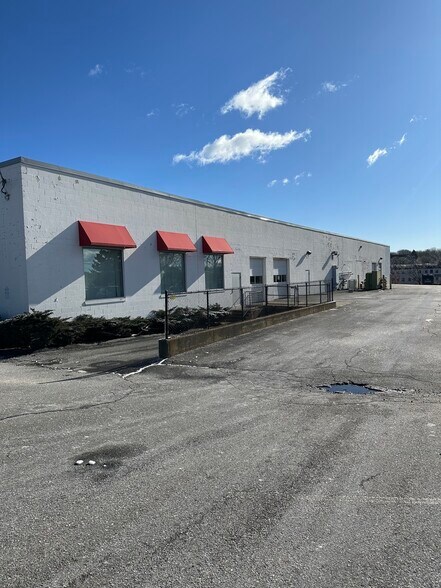 More Photos Of 230 Wood Rd, Braintree Freestanding For Sale