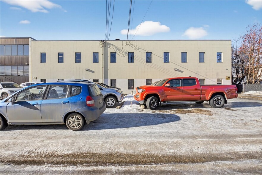More Photos Of 11831 123 St NW, Edmonton Office For Sale