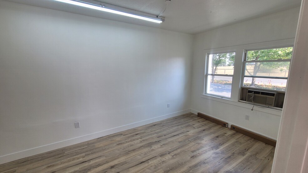 More Photos Of 3177 Guerneville Rd, Santa Rosa Office For Lease