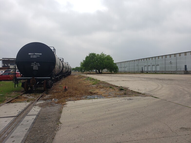 More Photos Of 3600 Formosa Ave, McAllen Distribution For Lease