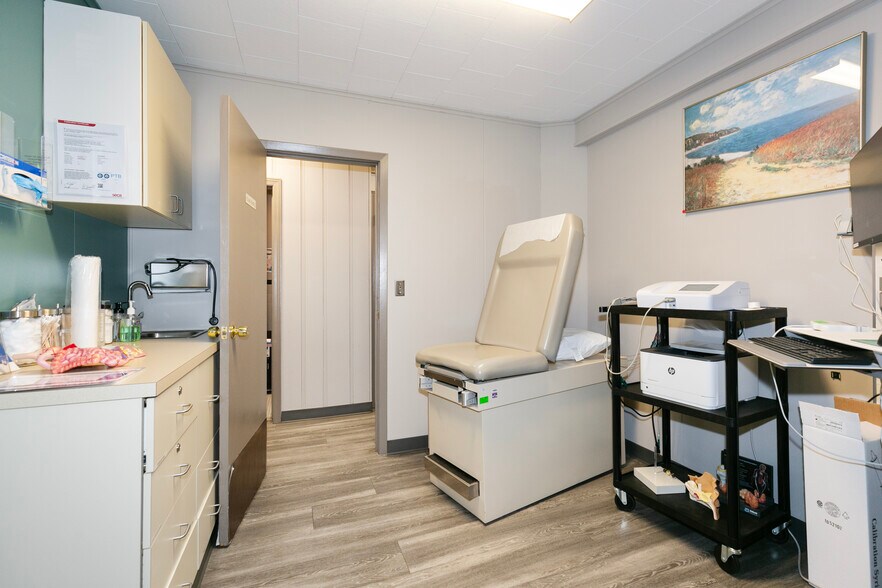 More Photos Of 421 Deer Park Ave, Babylon Medical For Sale