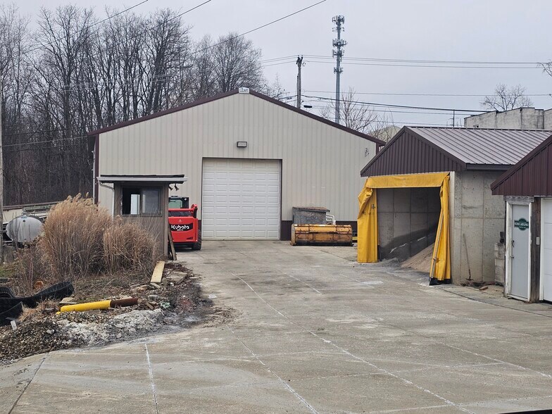 More Photos Of 295 Water St, Wadsworth Warehouse For Sale