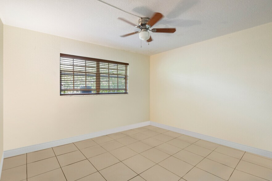 More Photos Of 5230 NE 14th Way, Fort Lauderdale Apartments For Sale