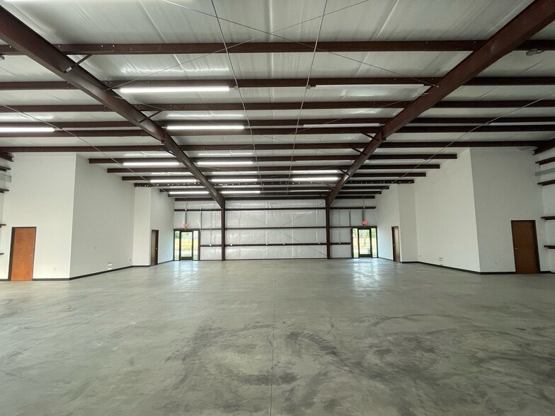 More Photos Of 1604 Martinez ln, Wylie Warehouse For Lease