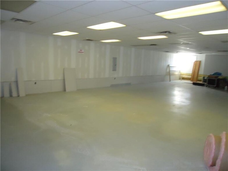 More Photos Of 852 Henderson Ave, Washington Office For Lease