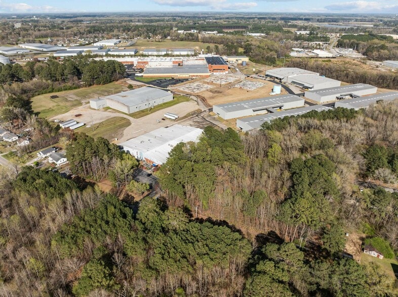 More Photos Of 2107 Black Creek Rd SE, Wilson Warehouse For Lease