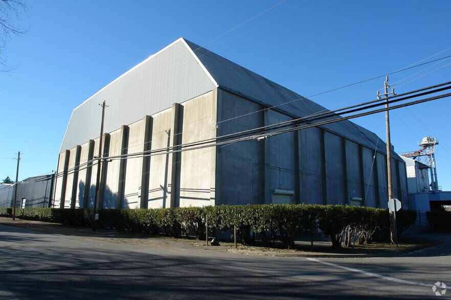 More Photos Of 2020 Esplanade Rd, Chico Light Manufacturing For Sale