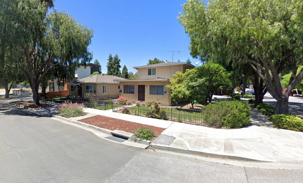More Photos Of 284 Elmwood St, Mountain View Multifamily For Sale