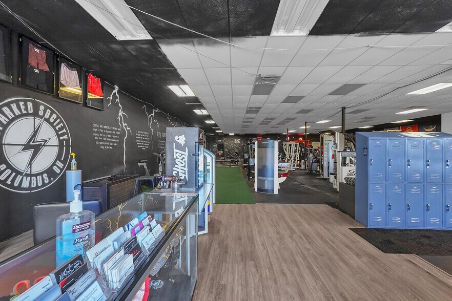 More Photos Of 2840-2848 N High St, Columbus General Retail For Sale