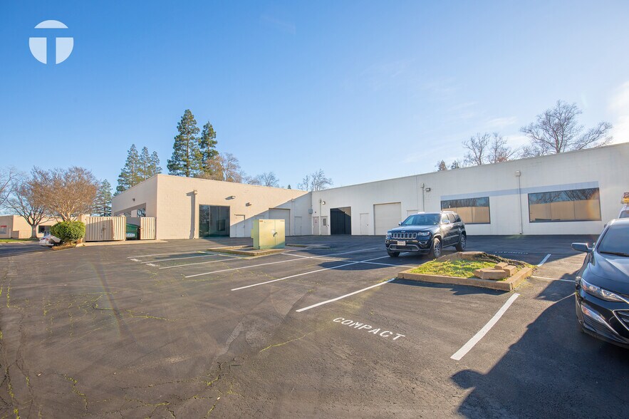 More Photos Of 10324 Placer Ln, Sacramento Flex For Sale