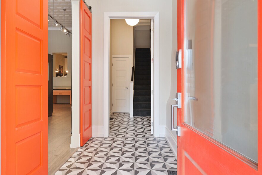 More Photos Of 1019 Cathedral St, Baltimore Office Residential For Sale