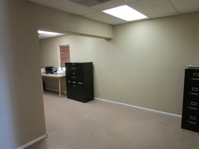 More Photos Of 3938 S County Road 1290, Odessa Warehouse For Lease