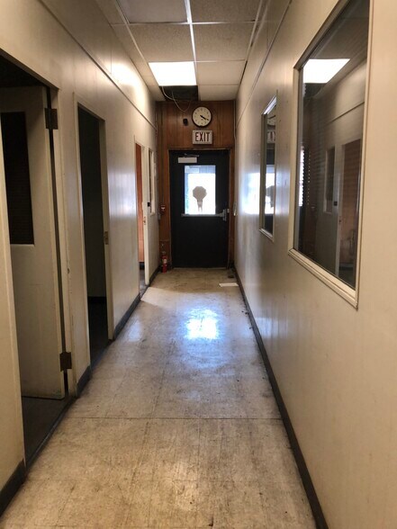 More Photos Of 402 Chandler St, Jamestown Manufacturing For Lease