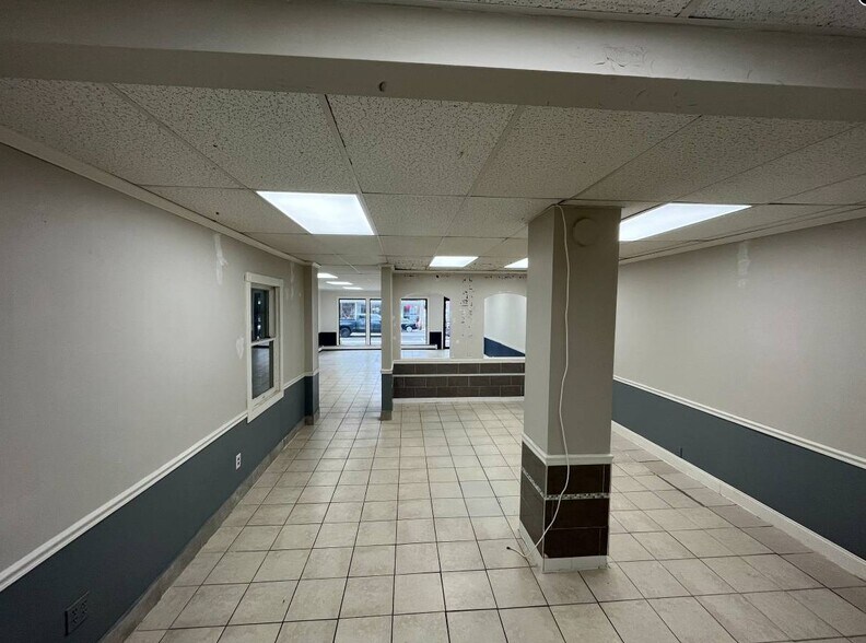 More Photos Of 363-376 Main St, Falmouth Storefront For Lease