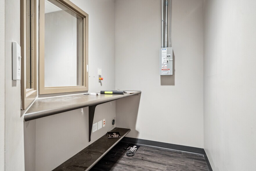 More Photos Of 1414 Main St, Keokuk Office For Lease