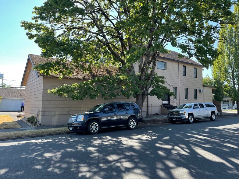 More Photos Of 480 W 7th Ave, Junction City Storefront Retail Office For Sale