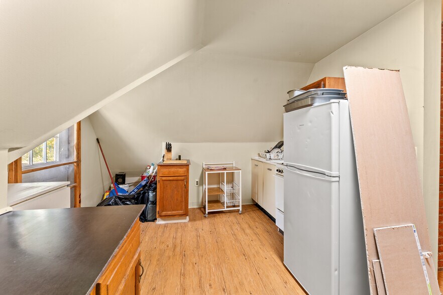 More Photos Of 158 Chapin St, Binghamton Apartments For Sale