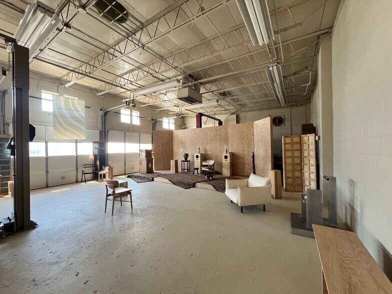More Photos Of 3901 Falls Rd, Baltimore Auto Repair For Lease